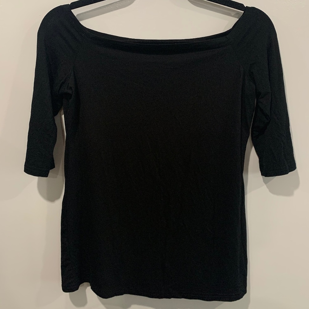 🦋 Black Mid-Sleeve Top